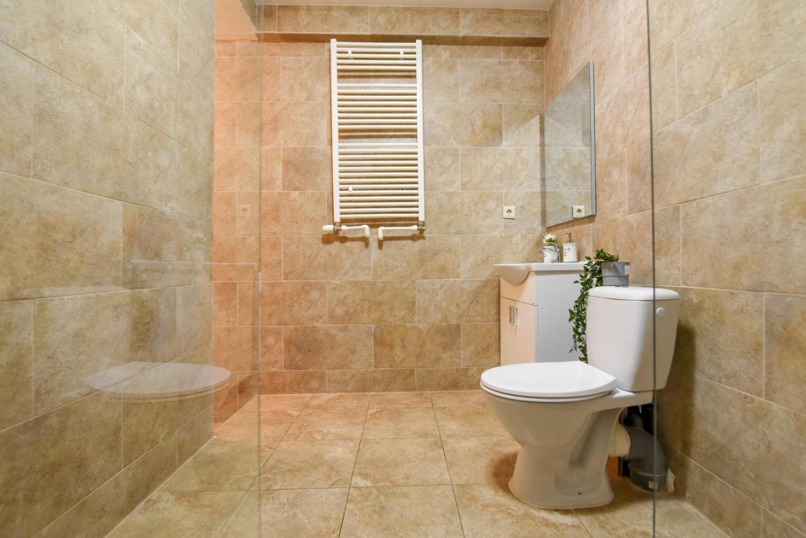 Historic Charm, Modern Comfort - Accommodation In The Heart Of The Old Town Bucareste Quarto foto